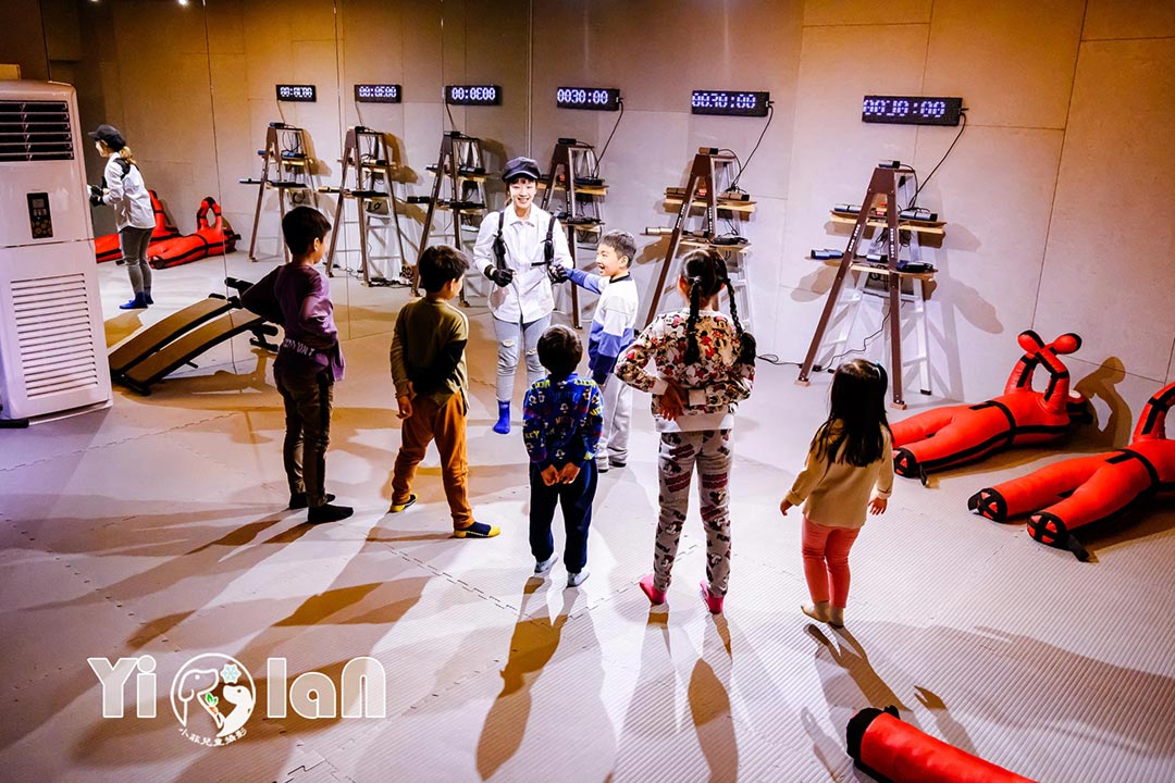 宜蘭五結景點〡007金特務〡超酷炫特務拍照景點, 親子體驗狙擊樂趣, 拷問室真心大冒險