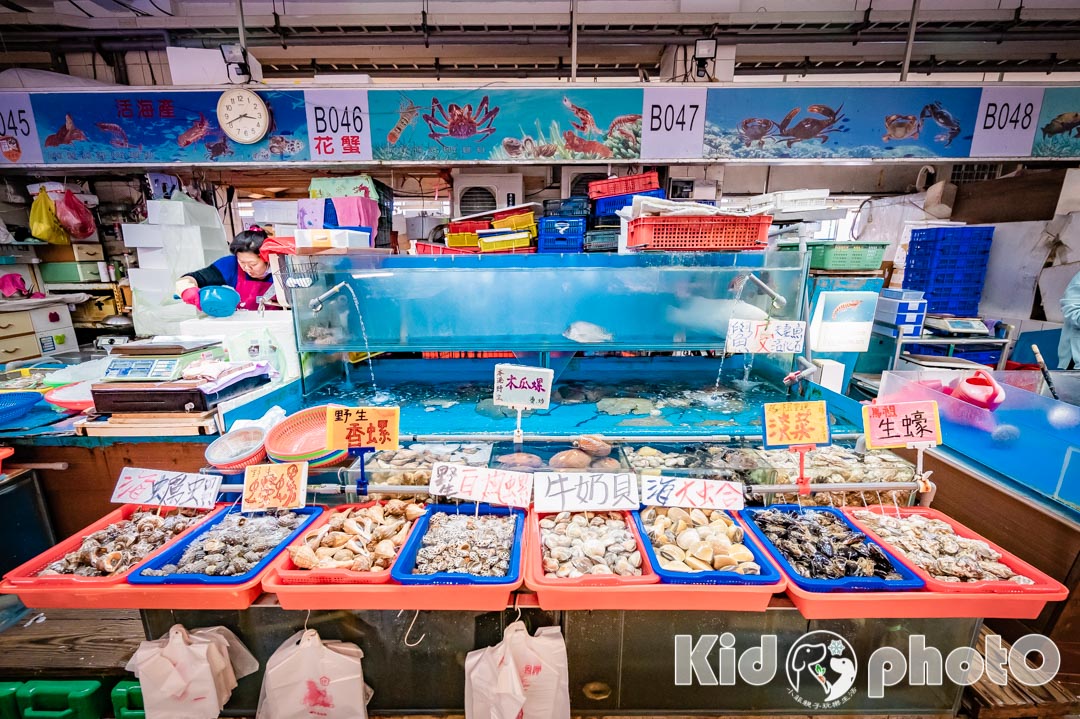 台中清水景點〡梧棲漁港〡可愛海鮮公仔, 藍白圓頂建築, 代客料理現吃魚貨