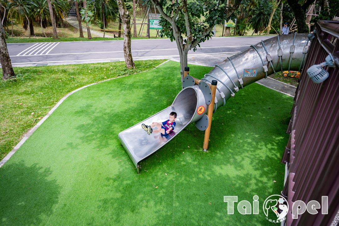 台北市區景點〡南港公園〡浮誇公園牌樓, 三款不同主題滑梯, 地鼠秘密基地, 兒童歡樂天地, 超過10公頃大公園, 有山有湖有森林