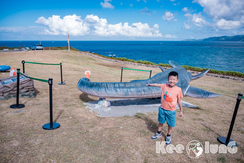 基隆中正景點〡潮境公園〡最新基隆恐龍 AR 生態園區進駐, 試營運期間免費沉浸式體驗, 遠眺基隆嶼九份山城, 學哈利波特騎著掃把飛, 經典鸚鵡螺溜滑梯, 潮市集別錯過