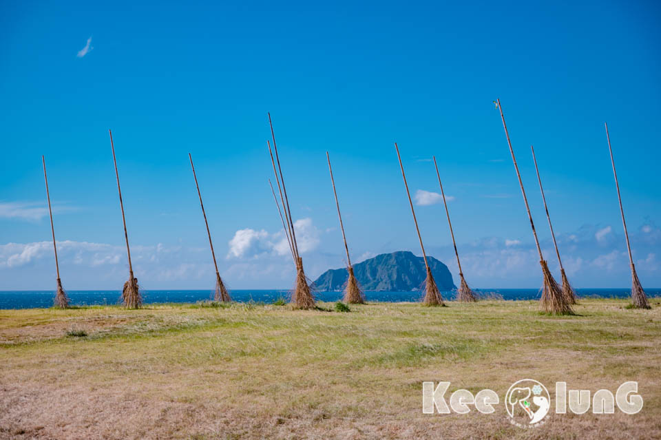 基隆中正景點〡潮境公園〡最新基隆恐龍 AR 生態園區進駐, 試營運期間免費沉浸式體驗, 遠眺基隆嶼九份山城, 學哈利波特騎著掃把飛, 經典鸚鵡螺溜滑梯, 潮市集別錯過