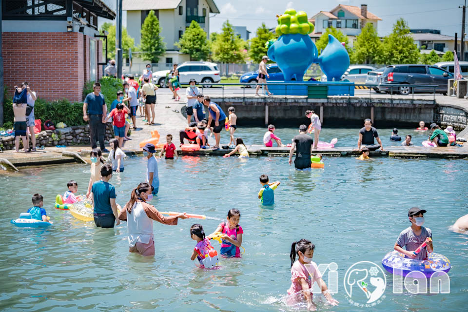 宜蘭員山景點〡螃蟹冒泡〡免門票天然泳池, 巷內人戲水秘密基地, 泡在水裡讓人美的冒泡