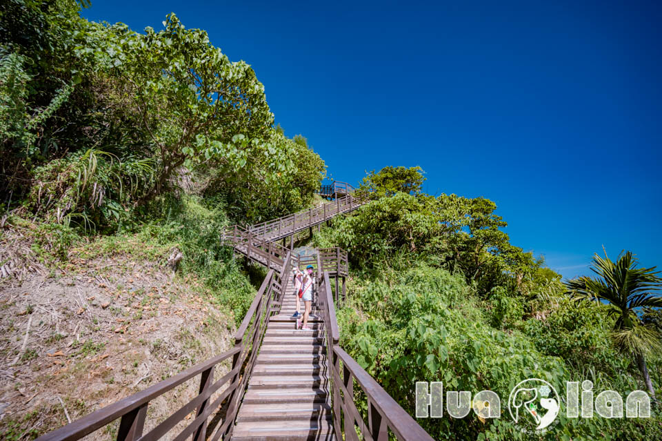 花蓮豐濱景點〡大石鼻山步道〡唯美的濱海步道, 短短路程讓人爆汗又燃燒卡路里, 最佳拍攝點”回頭景”