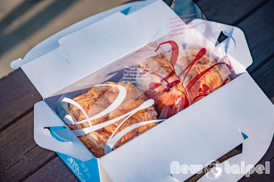 新北石門美食〡米詩堤極北藍點〡香酥餅皮的經典泡芙, 吃甜點賞海景, 還有秘境沙灘可戲水玩沙抓蟹