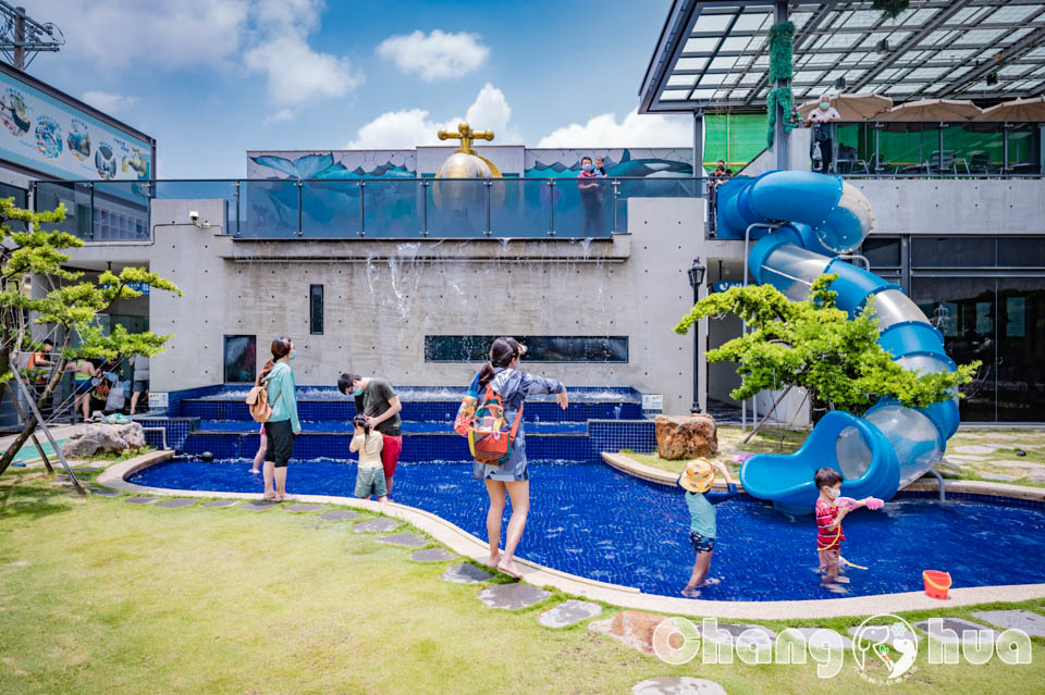 彰化秀水景點〡水銡利廚衛生活村〡全台最大金色水龍頭, 戶外水上旋轉溜滑梯, 超精緻3D彩繪壁畫