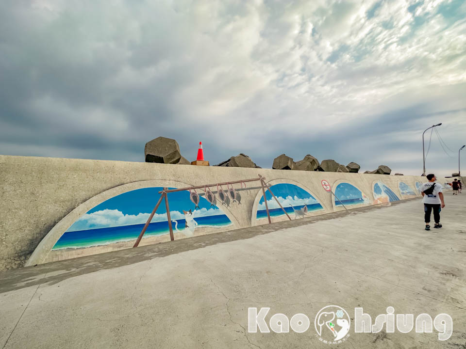 高雄彌陀景點〡彌陀漁港海岸光廊〡玩沙戲水樂無窮, 超過二十幅海洋風3D壁畫, 海空步道與唯美的夕陽絕配, 海岸光廊遊戲區, 免費又好玩的親子景點