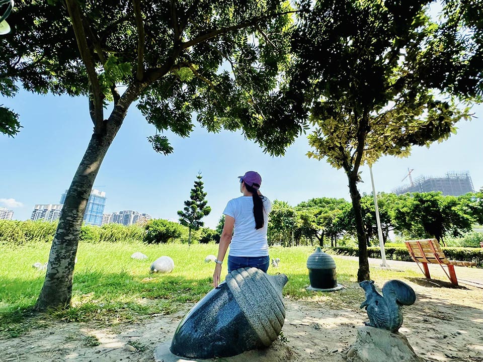 台中梧棲景點〡頂魚寮公園〡漁村風光特色公園, 要去討海ㄟ大路, 梧棲五七藝文季嘉年華, 小藍鯨溜滑梯, 耀眼頂魚寮號漁船, 台中美樂地