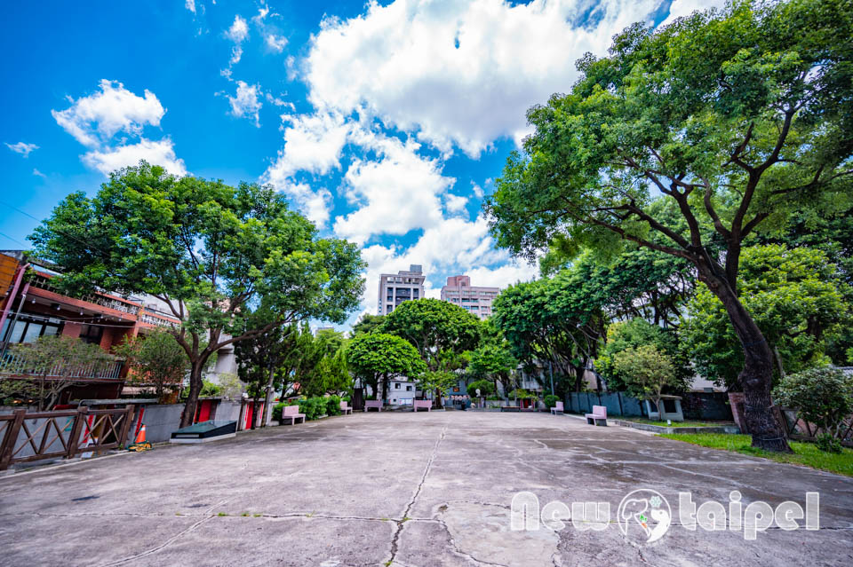 新北三重景點〡空軍三重一村〡北部僅存防炮眷村, 五零年代住家模樣, 全新壁畫呈現眷村記憶, 2024進駐風味餐廳與文創商店