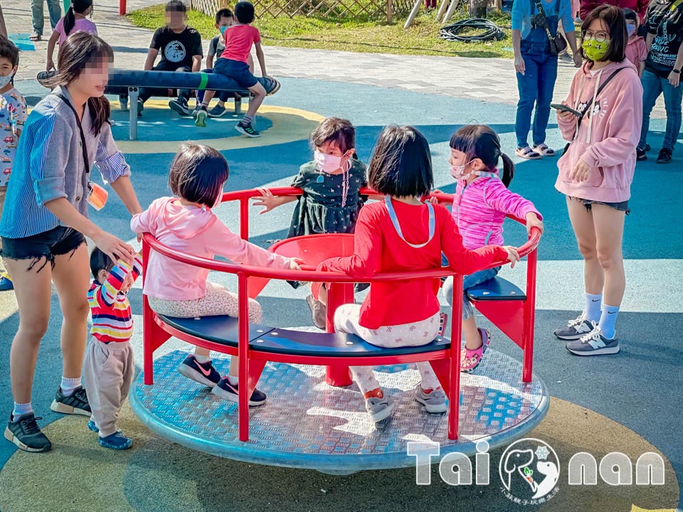 0421-9 台南安平景點〡港濱歷史公園〡安平港濱歷史特色遊戲場, 四大主題十二項遊具, 藝術地景大魚的祝福