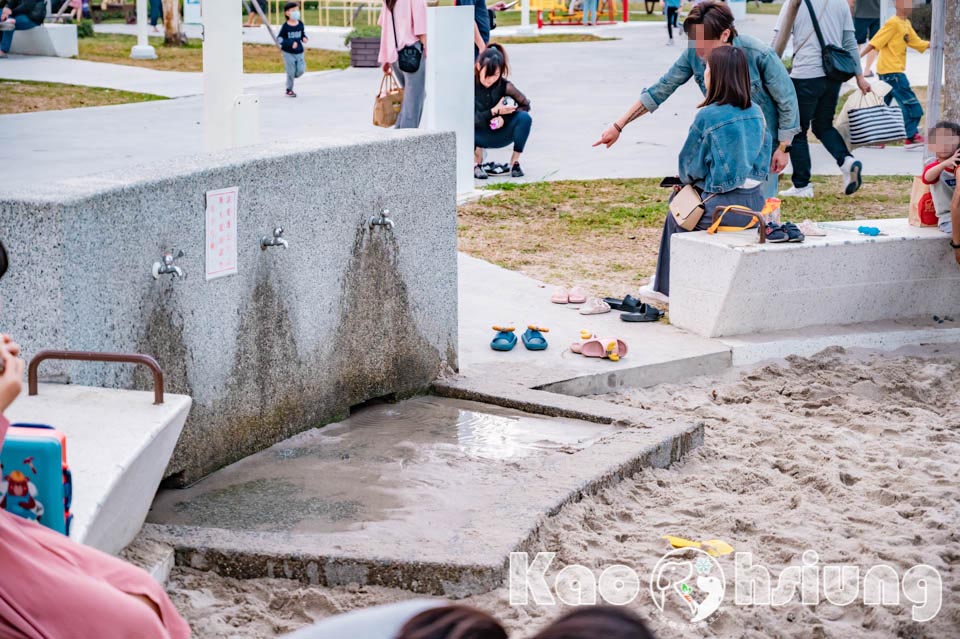 高雄鳳山景點〡保安公園〡機器人兒童貨櫃主題公園, 6大主題機器人遊戲場, 大沙坑攀爬網旋轉溜滑梯, 與機器人的星際冒險