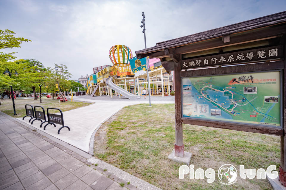 屏東林邊景點〡林邊共融公園〡七彩熱氣球飛天火車 , 蓮霧森林冒險遊戲場, 林邊車站站前公園, 出站就能玩到溜滑梯