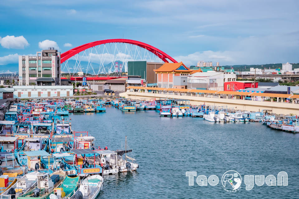 桃園竹圍景點〡竹圍漁港〡竹圍海水浴場, 老饕最愛海鮮代客料理, 玩沙踏浪賞夕陽, 海洋生物特色沖沙區, 彩虹橋上美拍點
