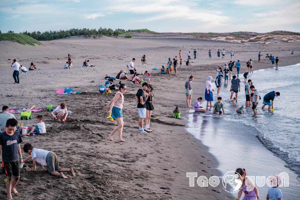 桃園竹圍景點〡竹圍漁港〡竹圍海水浴場, 老饕最愛海鮮代客料理, 玩沙踏浪賞夕陽, 海洋生物特色沖沙區, 彩虹橋上美拍點