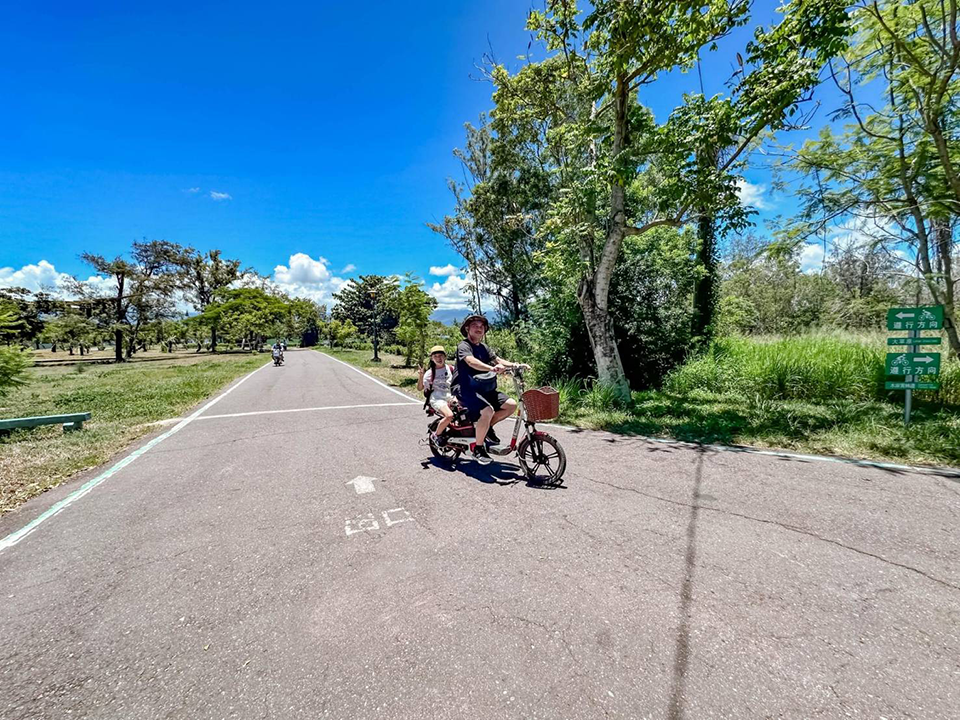 台東市區景點 I 台東森林公園, 黑森林裡的琵琶湖, 歐風打卡觀景平台, 濱海森林系自行車道