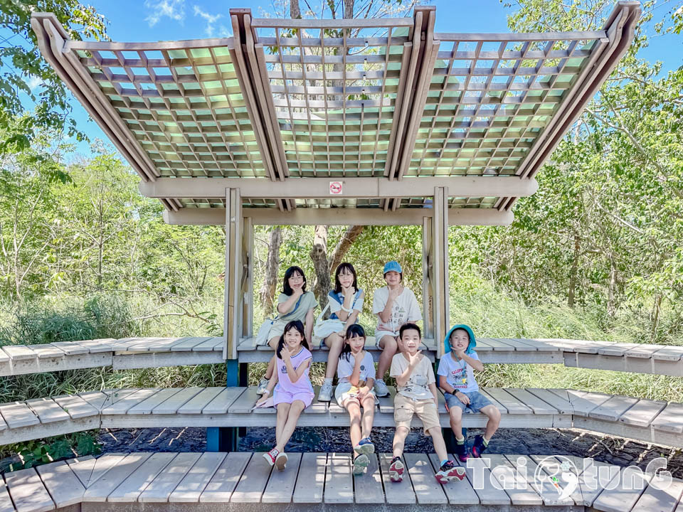 台東市區景點 I 台東森林公園, 黑森林裡的琵琶湖, 歐風打卡觀景平台, 濱海森林系自行車道