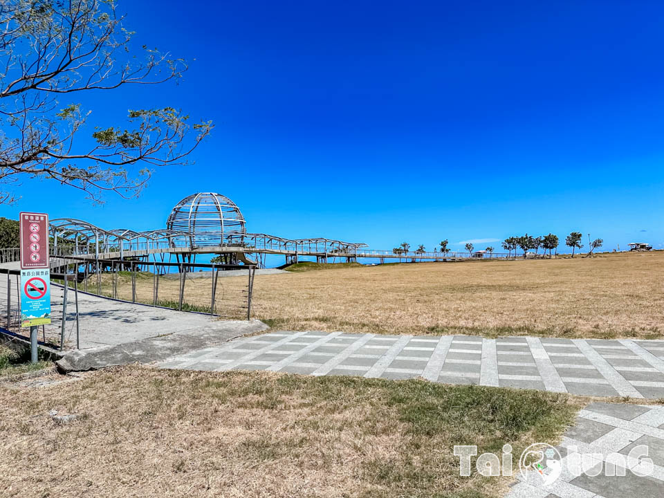 台東市區景點 I 台東森林公園, 黑森林裡的琵琶湖, 歐風打卡觀景平台, 濱海森林系自行車道