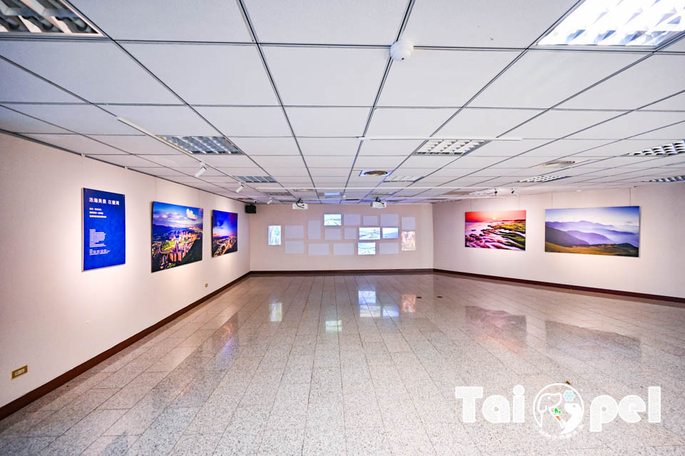 台北中正景點〡郵政博物館本館〡銅板價室內親子景點, 創意特展好玩又好拍, 郵票世界追追追, 兒童郵園真有趣, 郵鴿鎮巡禮玩遊戲, 集郵迷的小天地