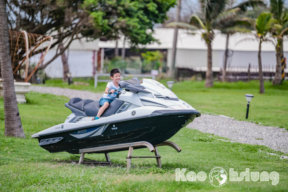 高雄彌陀景點〡愛琴海岸海景度假農場, 坐擁紓壓海景享受放鬆時刻, 可愛風和浪漫系造景拍到手軟, 海景第一排咖啡廳, 有趣親子互動遊具, 高雄親子景點