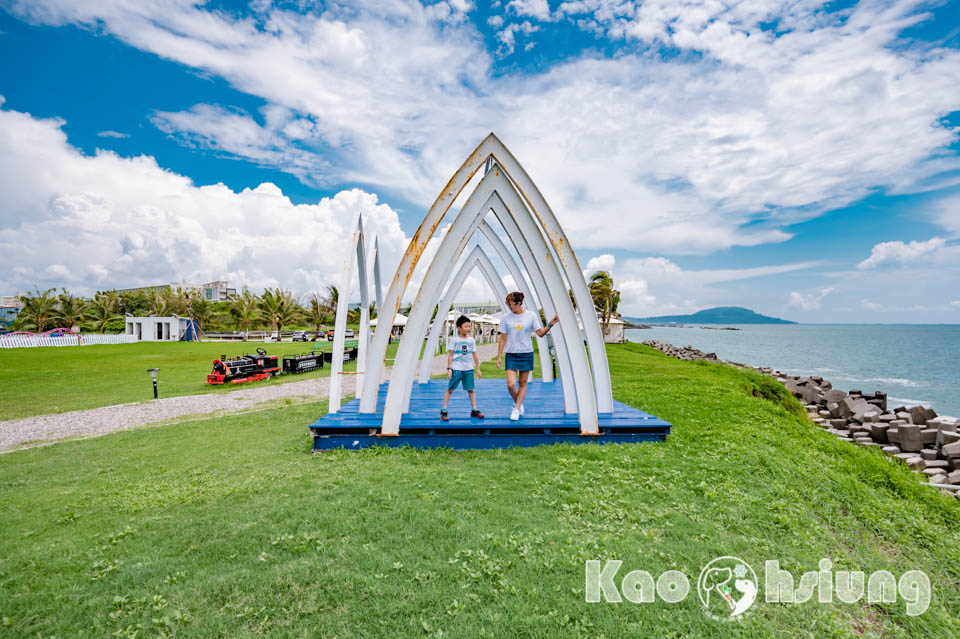 高雄彌陀景點〡愛琴海岸海景度假農場, 坐擁紓壓海景享受放鬆時刻, 可愛風和浪漫系造景拍到手軟, 海景第一排咖啡廳, 有趣親子互動遊具, 高雄親子景點