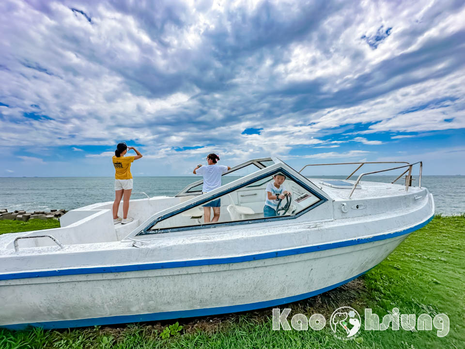 高雄彌陀景點〡愛琴海岸海景度假農場, 坐擁紓壓海景享受放鬆時刻, 可愛風和浪漫系造景拍到手軟, 海景第一排咖啡廳, 有趣親子互動遊具, 高雄親子景點