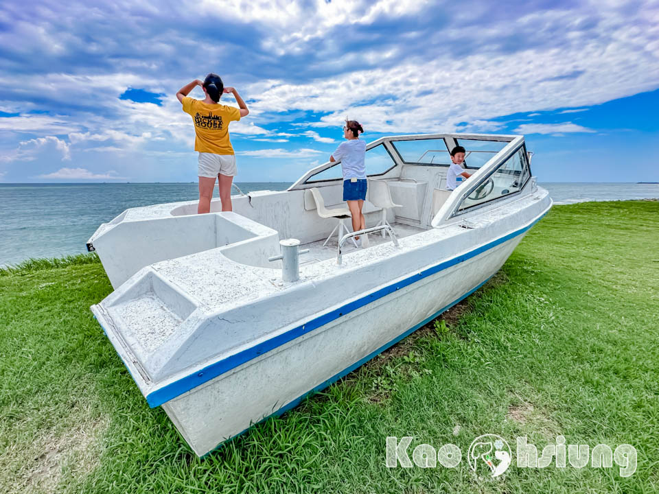 高雄彌陀景點〡愛琴海岸海景度假農場, 坐擁紓壓海景享受放鬆時刻, 可愛風和浪漫系造景拍到手軟, 海景第一排咖啡廳, 有趣親子互動遊具, 高雄親子景點