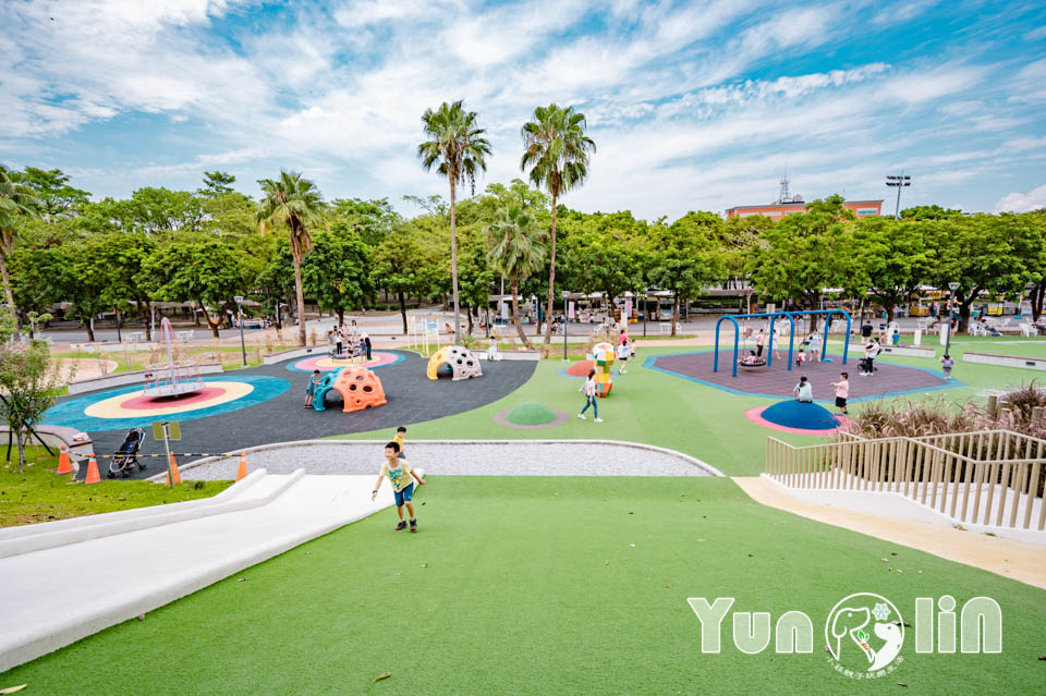 雲林斗六景點〡斗六膨鼠森林公園〡好鄰居金瓜鼠公園, 多樣化遊具設施增添新鮮感, 松果子滑梯好玩又吸睛, 走步道與松鼠不期而遇, 超威親子公園