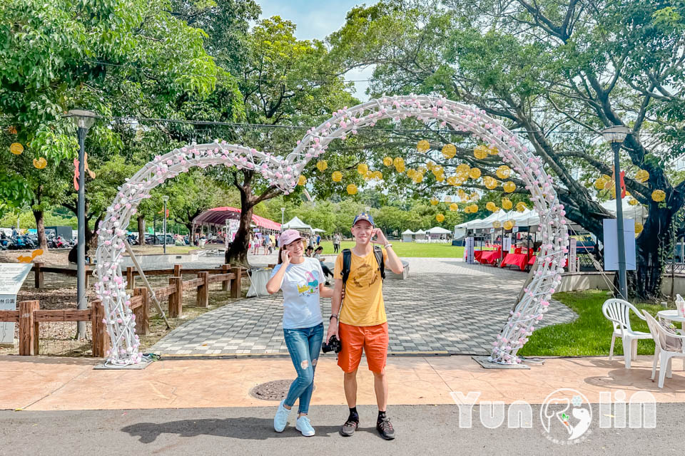 雲林斗六景點〡斗六膨鼠森林公園〡好鄰居金瓜鼠公園, 多樣化遊具設施增添新鮮感, 松果子滑梯好玩又吸睛, 走步道與松鼠不期而遇, 超威親子公園