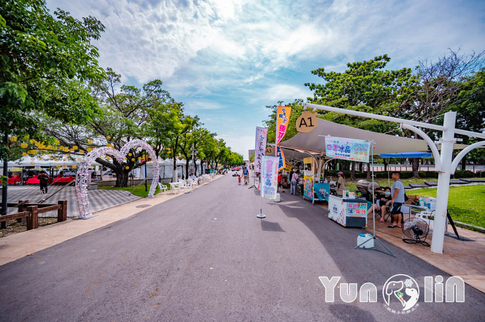 雲林斗六景點〡斗六膨鼠森林公園〡好鄰居金瓜鼠公園, 多樣化遊具設施增添新鮮感, 松果子滑梯好玩又吸睛, 走步道與松鼠不期而遇, 超威親子公園