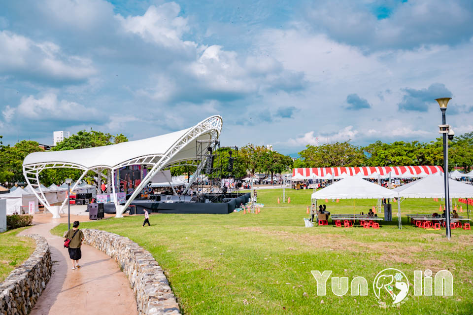 雲林斗六景點〡斗六膨鼠森林公園〡好鄰居金瓜鼠公園, 多樣化遊具設施增添新鮮感, 松果子滑梯好玩又吸睛, 走步道與松鼠不期而遇, 超威親子公園