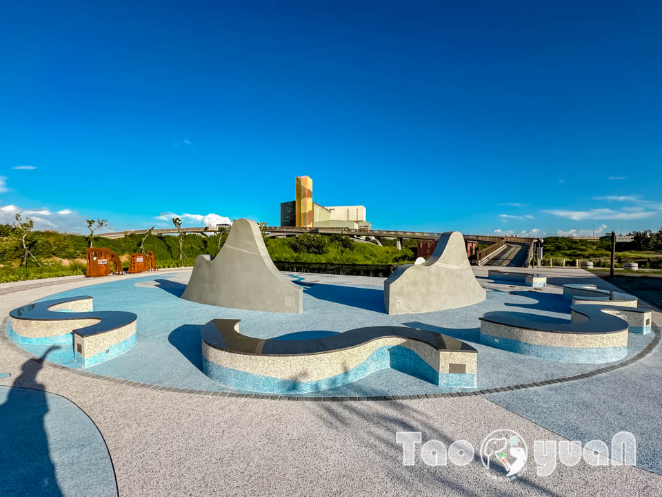 桃園大園景點〡許厝港濕地〡國家級重要濕地, 小燕鷗特色天幕, 許厝港溼地賞鳥節, 候鳥漫波年度盛事, 與候鳥一起賞夕陽, 許厝港自行車景觀大橋, 南岸人文廣場新地標