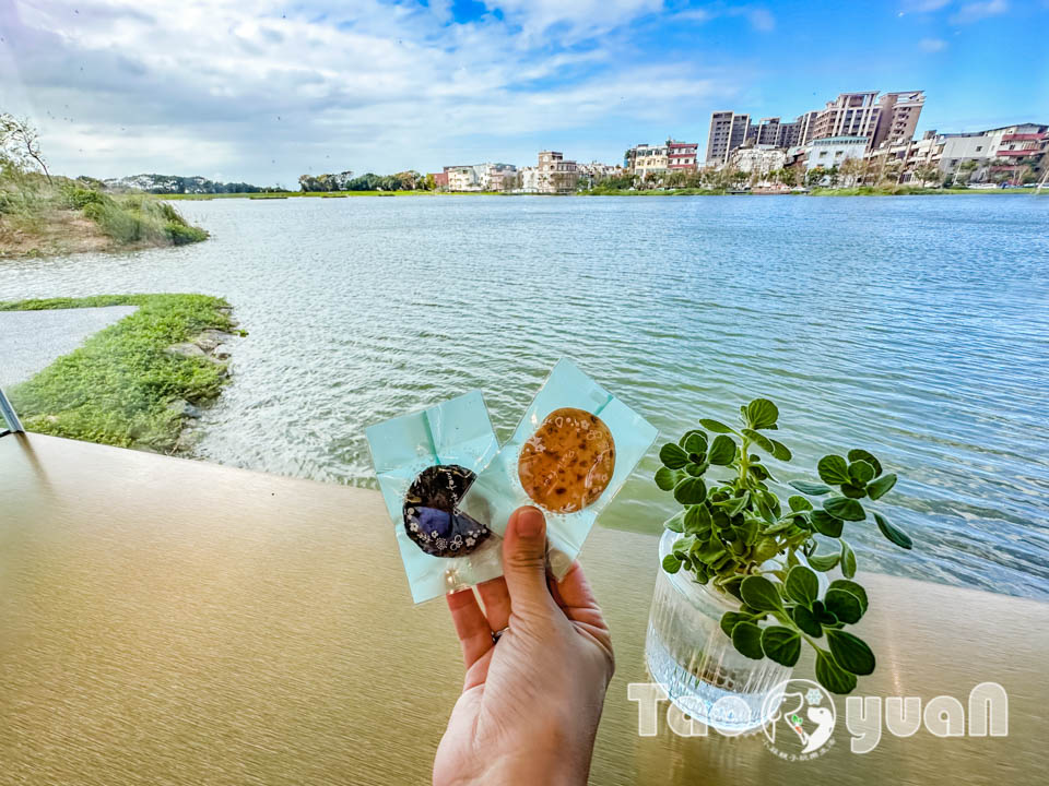 桃園大園景點〡華興池公園〡華興池生態埤塘公園, 多功能特色公園震撼登場, 遊戲區放電數飛機, 還有夏日戲水區, 喬寓咖啡The QiAO絕美視角