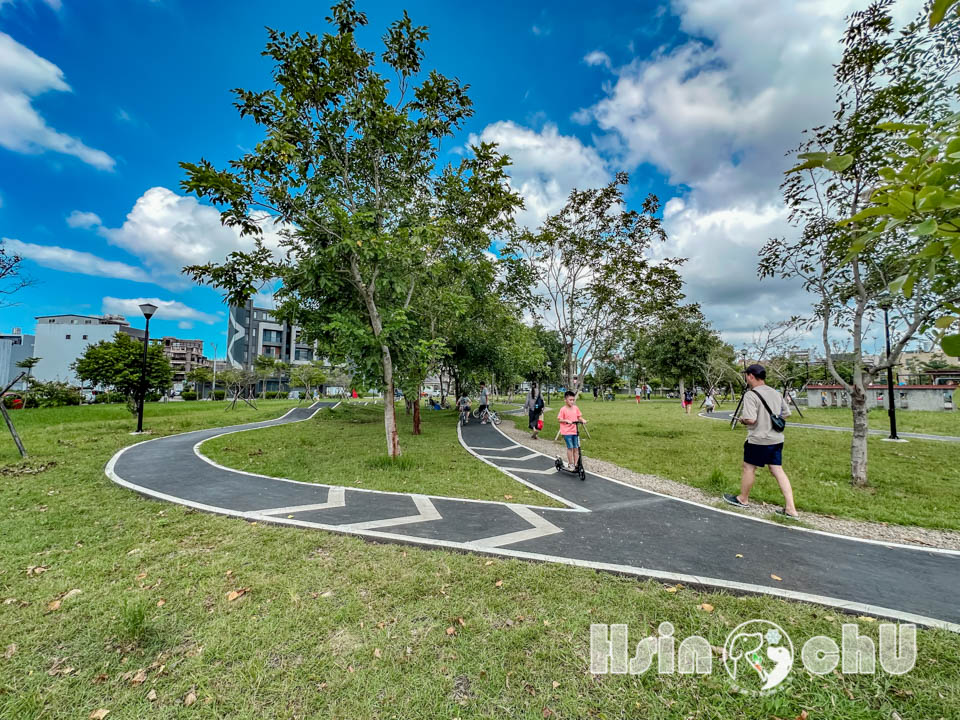 新竹湖口景點〡湖口公五特色公園〡裝甲戰車公園, 迷彩戰車遊戲場, 小勇士們五百障礙闖關趣, 小小兵沙坑堆沙堡