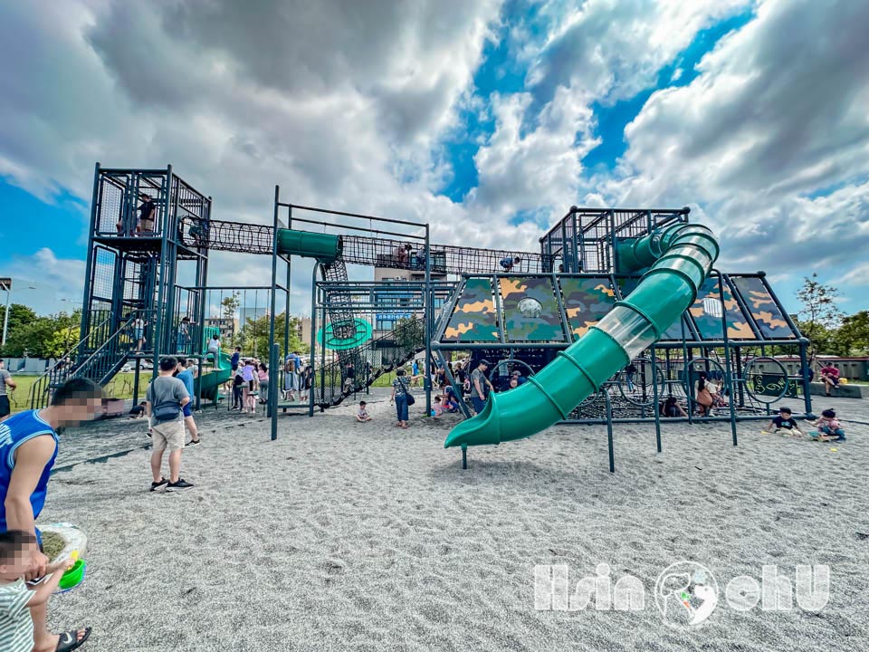 新竹湖口景點〡湖口公五特色公園〡裝甲戰車公園, 迷彩戰車遊戲場, 小勇士們五百障礙闖關趣, 小小兵沙坑堆沙堡