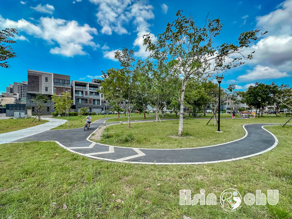 新竹湖口景點〡湖口公五特色公園〡裝甲戰車公園, 迷彩戰車遊戲場, 小勇士們五百障礙闖關趣, 小小兵沙坑堆沙堡