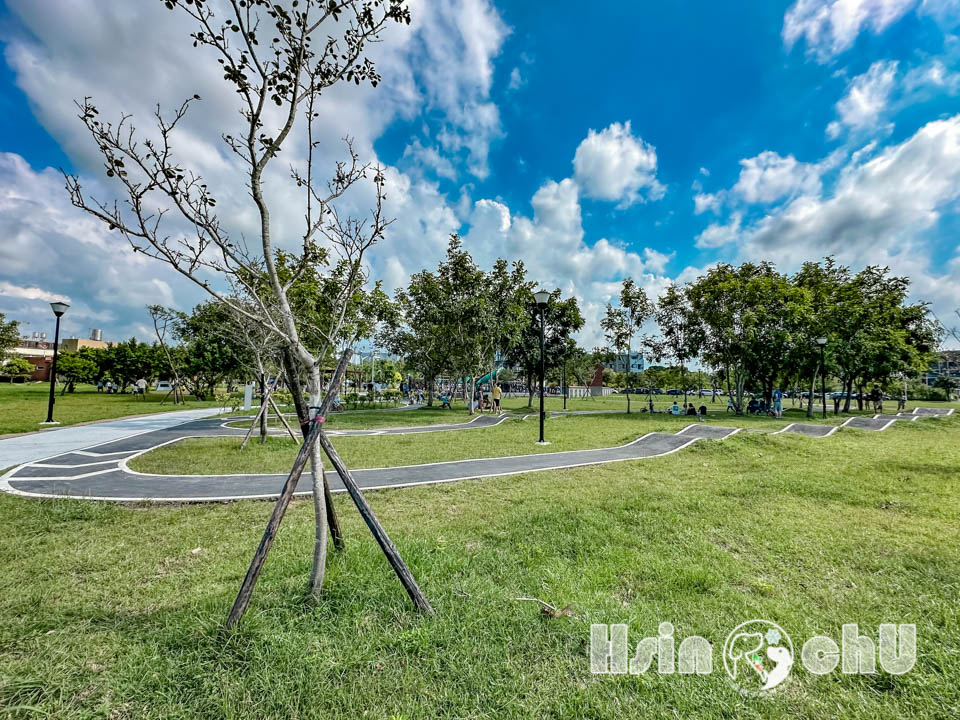 新竹湖口景點〡湖口公五特色公園〡裝甲戰車公園, 迷彩戰車遊戲場, 小勇士們五百障礙闖關趣, 小小兵沙坑堆沙堡