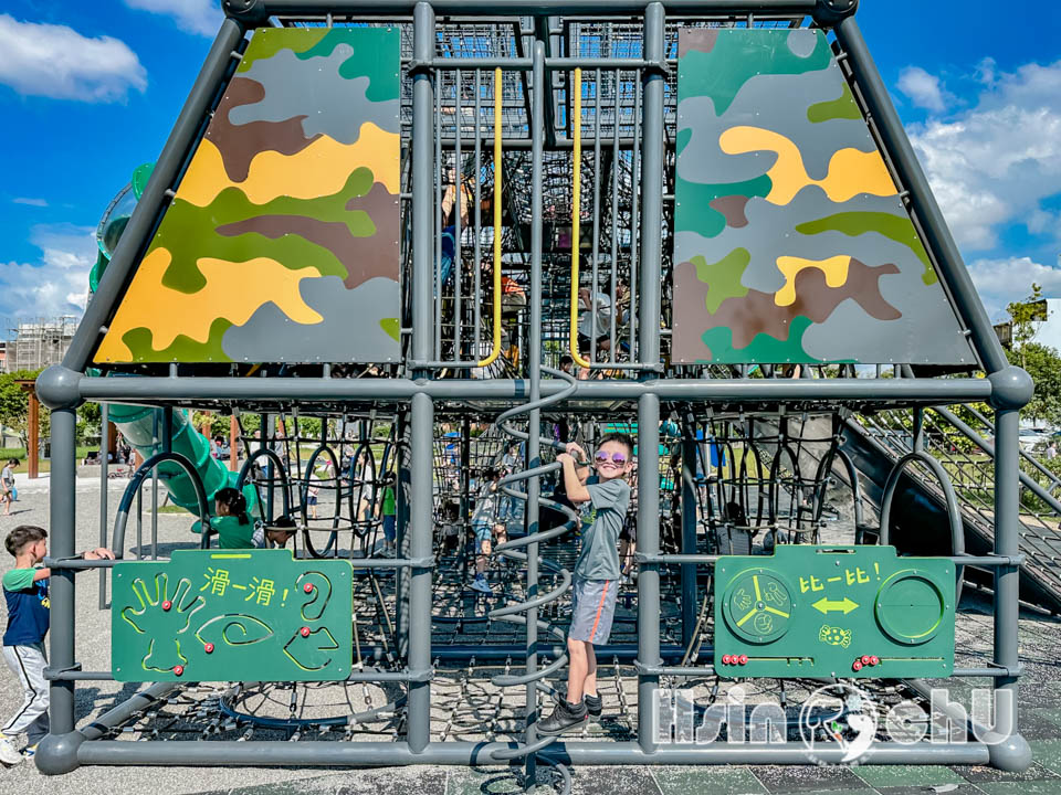 新竹湖口景點〡湖口公五特色公園〡裝甲戰車公園, 迷彩戰車遊戲場, 小勇士們五百障礙闖關趣, 小小兵沙坑堆沙堡