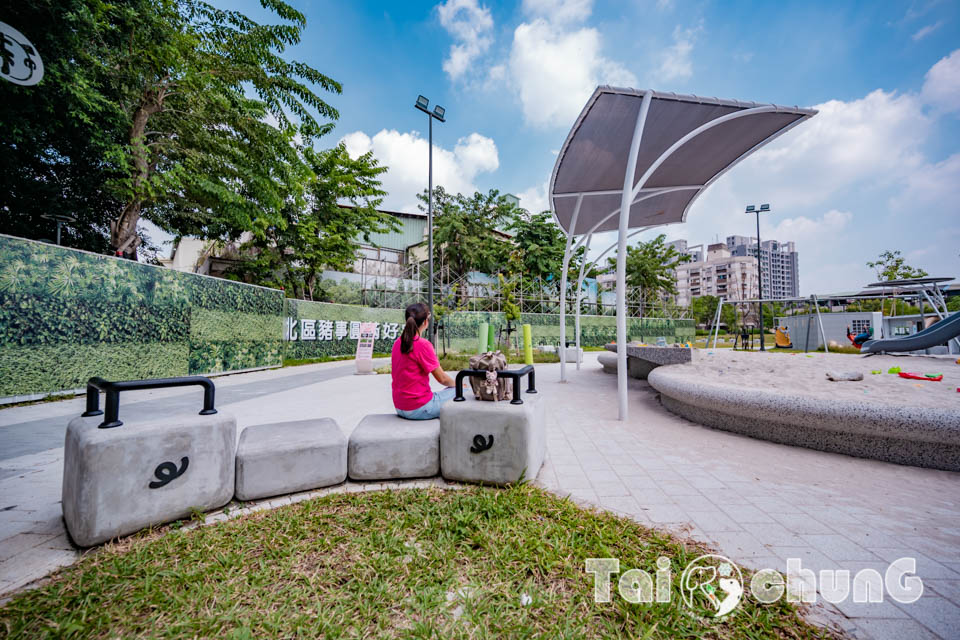 台中市區景點〡豬事圓滿公園〡收集七福星豬仔添好運, 豬豬遊戲場GOGOGO, 全台最可愛廁所在這裡