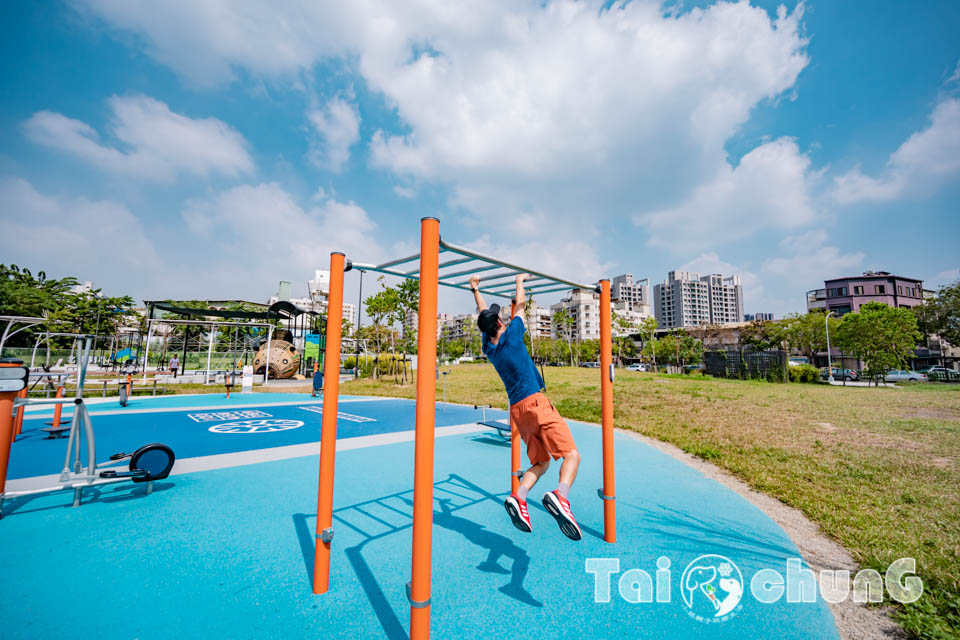 台中市區景點〡豬事圓滿公園〡收集七福星豬仔添好運, 豬豬遊戲場GOGOGO, 全台最可愛廁所在這裡