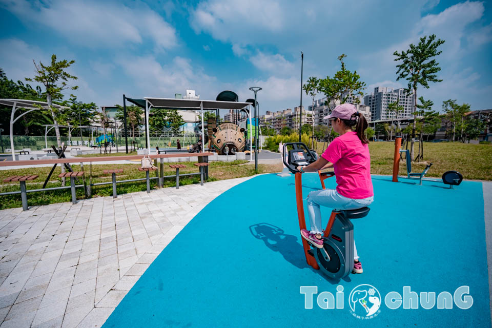 台中市區景點〡豬事圓滿公園〡收集七福星豬仔添好運, 豬豬遊戲場GOGOGO, 全台最可愛廁所在這裡