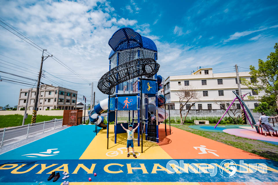 彰化埔鹽景點〡埔南運動公園〡冠軍帽遊戲場小巧吸睛, 圍欄式沙池玩得更安心, 順澤宮祈福領帽添好運, 彰化最新特色順遊點