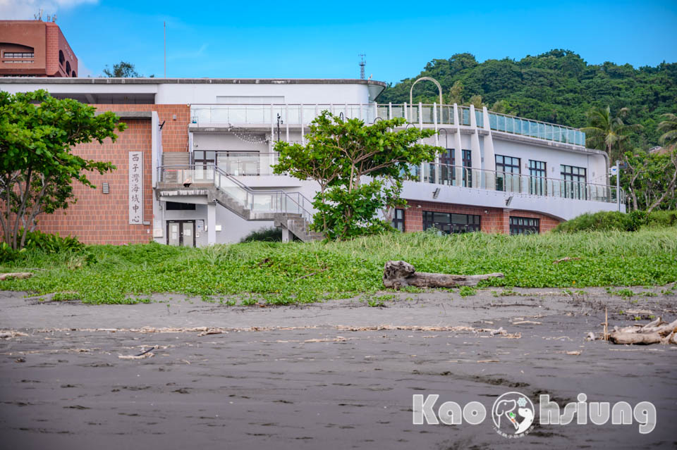 高雄鼓山景點〡海岸線咖啡西灣店〡海景第一排咖啡廳, 西子灣海域中心2樓, 玩沙踏水賞夕陽