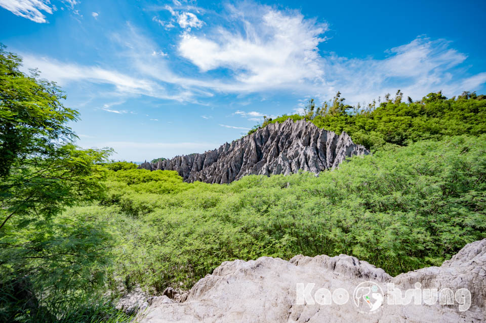 高雄彌陀景點〡漯底山自然公園〡軍事用地變身觀光景點, 超迷你版月世界, 碉堡觀景台賞景, 必走漯底山吊橋