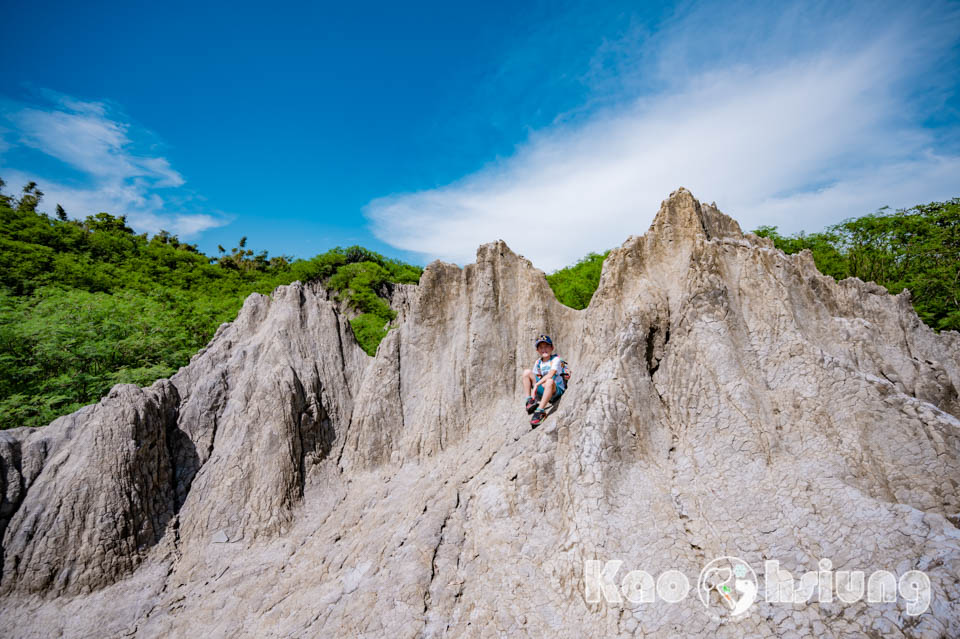 高雄彌陀景點〡漯底山自然公園〡軍事用地變身觀光景點, 超迷你版月世界, 碉堡觀景台賞景, 必走漯底山吊橋