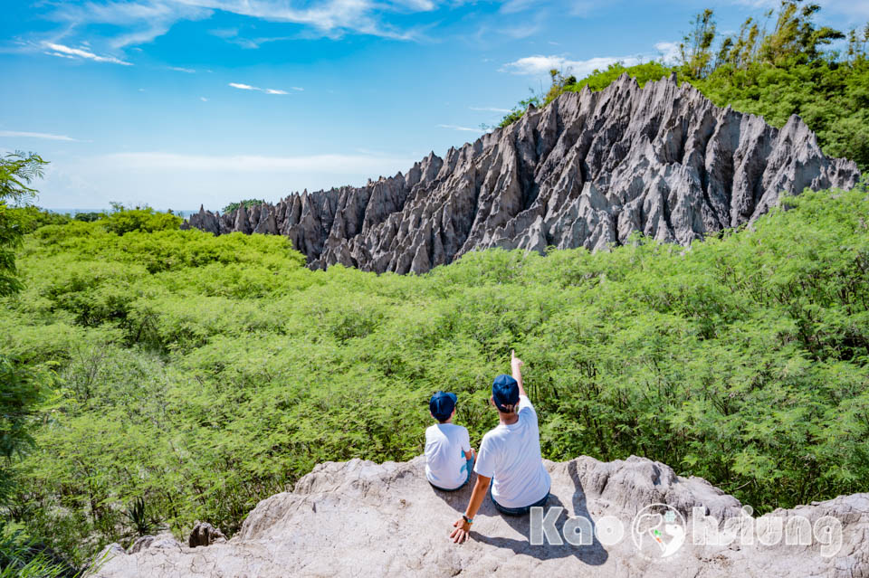 高雄彌陀景點〡漯底山自然公園〡軍事用地變身觀光景點, 超迷你版月世界, 碉堡觀景台賞景, 必走漯底山吊橋