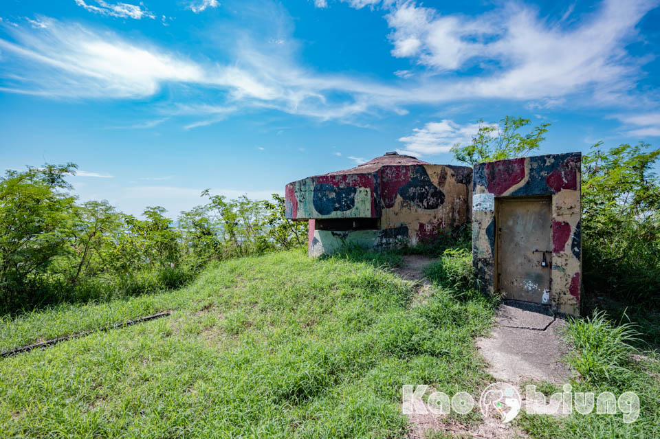 高雄彌陀景點〡漯底山自然公園〡軍事用地變身觀光景點, 超迷你版月世界, 碉堡觀景台賞景, 必走漯底山吊橋