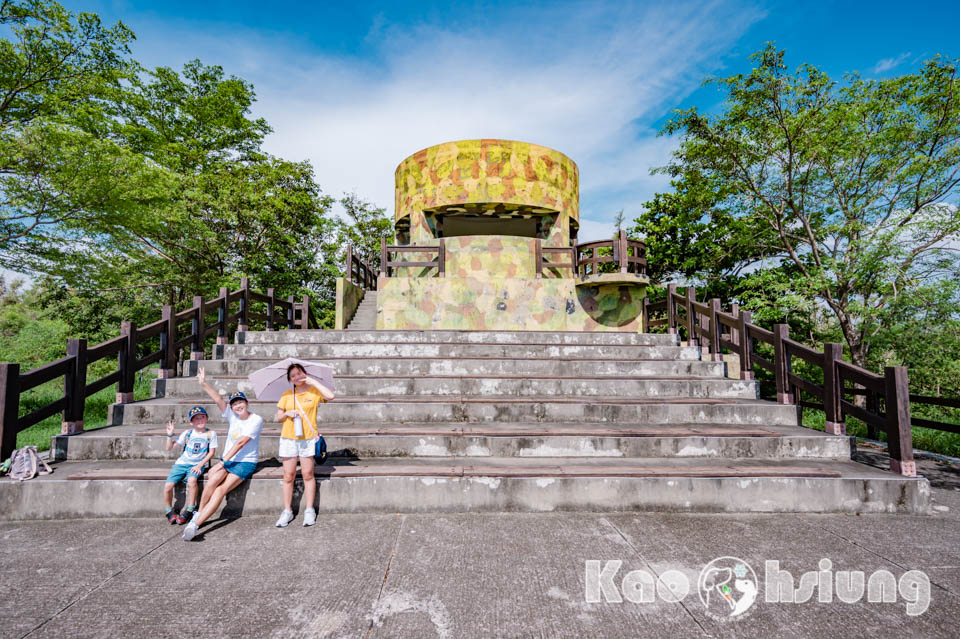 高雄彌陀景點〡漯底山自然公園〡軍事用地變身觀光景點, 超迷你版月世界, 碉堡觀景台賞景, 必走漯底山吊橋