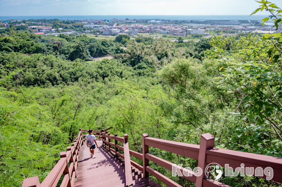 高雄彌陀景點〡漯底山自然公園〡軍事用地變身觀光景點, 超迷你版月世界, 碉堡觀景台賞景, 必走漯底山吊橋