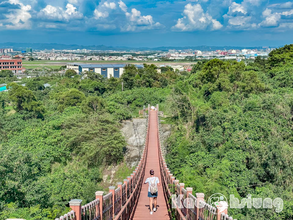 高雄彌陀景點〡漯底山自然公園〡軍事用地變身觀光景點, 超迷你版月世界, 碉堡觀景台賞景, 必走漯底山吊橋