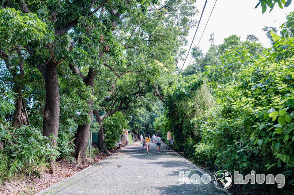 高雄彌陀景點〡漯底山自然公園〡軍事用地變身觀光景點, 超迷你版月世界, 碉堡觀景台賞景, 必走漯底山吊橋