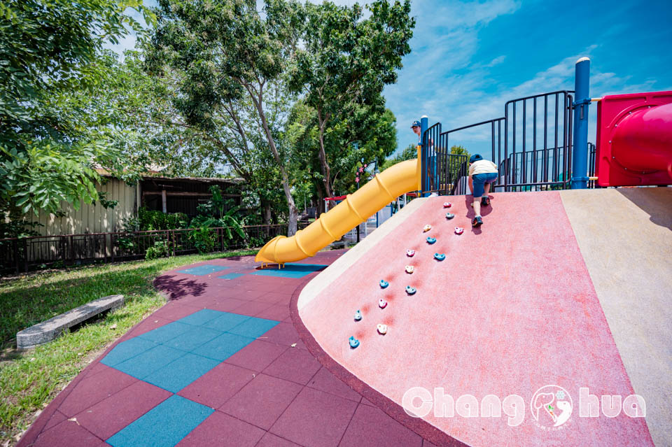 彰化埔鹽景點〡崑崙兒童公園〡融入在地元素更親民, 共融與罐頭遊具並存, 精緻型親子公園, 稻米與蔬菜寶寶歡喜陪伴